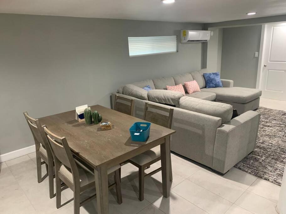 Stylish Basement Studio In Central El Paso - Very Spacious Екстериор снимка
